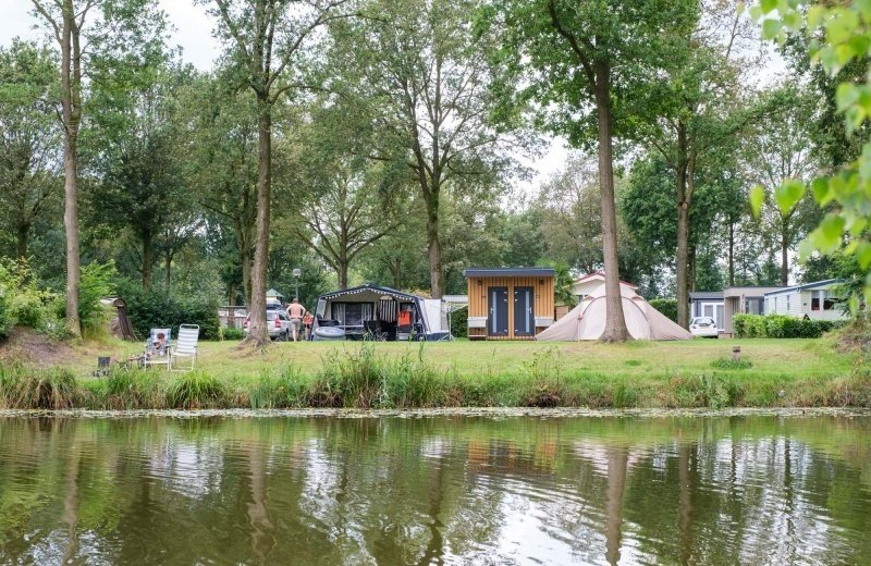 Privé sanitair aan de visvijver