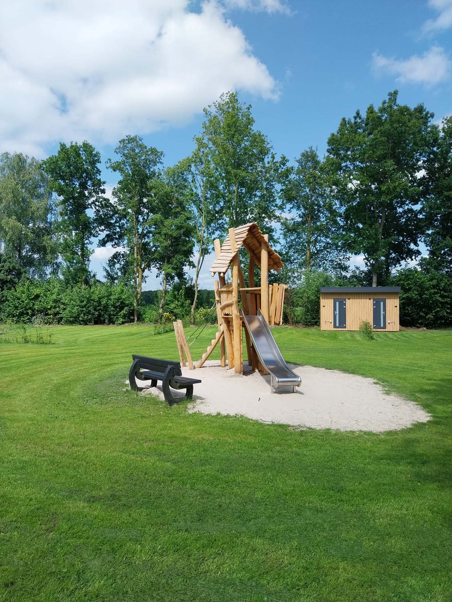 Kampeerplaats privé sanitair luxe