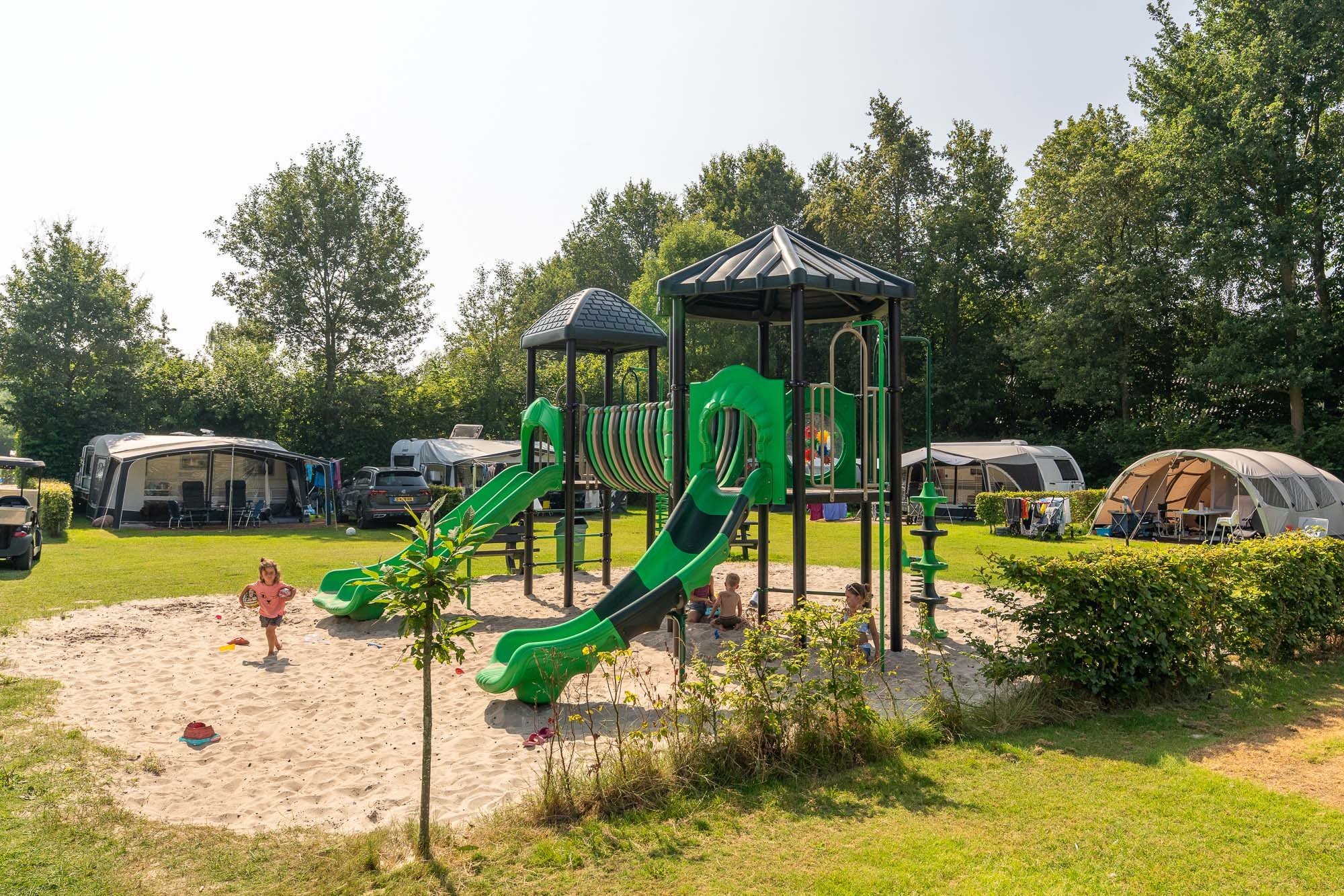 speeltoestel veld 326 - 336